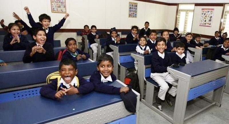 A partir de ahora más de 100. 000 estudiantes de las escuelas primarias en Nueva Delhi incorporarán todos los días clases de felicidad